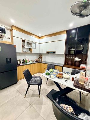 Cần bán nhanh nhà 3 tầng – ngõ 210a võ chí công diện tích: 3
