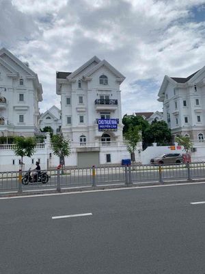 Cho thuê mặt bằng Biệt Thự Cityland Garden Gò Vấp. Diện tích 16,2x20 !