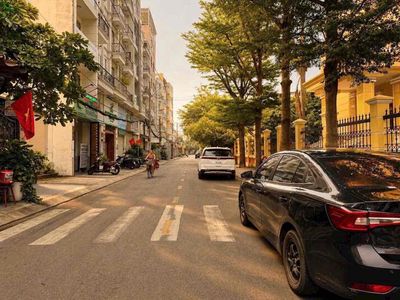 Bán nhà 3 lầu
