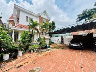 Cho thuê nhà biệt thự 15x40m Bạch Mã Q10