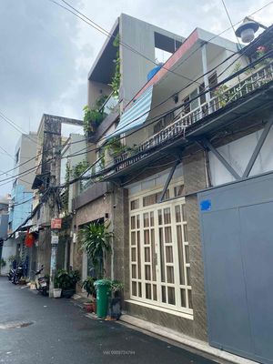 Nhà nở hậu giáp bàu cát, 65m2, chỉ 5.x tỷ.