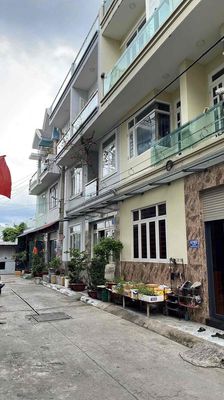 Bán nhà khu vực chợ bình thành , hẻm oto