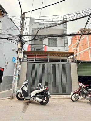 5.8 tỷ ! Nhà hẻm nhựa 6m ngay Lotte Q7 | DT 4-13 , 1 lầu SH hỗ trợ vay