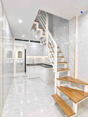 Linh Xuân, Nhà đẹp Ở ngay 3 Tầng, HXH 5m. DTSD 66m2. 3 PN. Chỉ 2.X tỷ