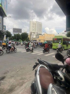 Mb cống quỳnh q1. ngay vòng xoay, traffic cao, giá chỉ 15tr