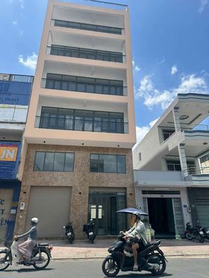 Toà nhà 6 tầng sân thượng 8*18m - gần aeon tân phú — ảnh 1