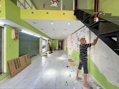 Mặt Bằng Trệt + Lững Tại Cách Mạng Tháng 8 Tân Bình