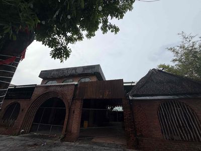 Nhà mặt tiền hồ nghinh . khu du lịch ngang 20m