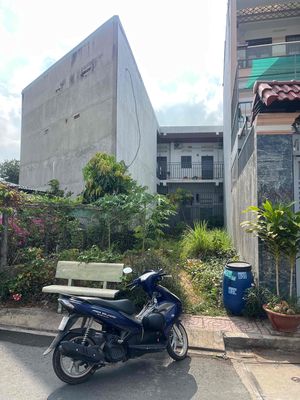 Đất ngay đ102 phường Tăng Nhơn Phú giảm gần 1 tỷ cần bán gấp