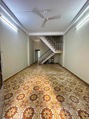 cho thuê nhà hẻm tải bàu cát p14 tb. DT: 4m x 15m 2 lầu giá 17tr
