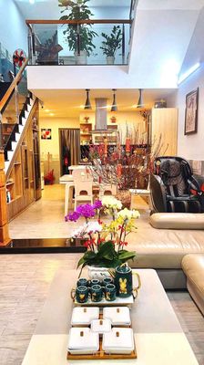 Nhà 2 tầng 3pn đẹp mới full nội thất mặt tiền đường vũ xuân thiều