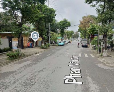 ccho thuê 700m đất mặt tiền Phan Văn Định