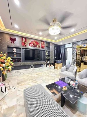 Nhà đẹp Nguyễn Văn Cừ, 51m2 x 6 tầng thang máy, full nội thất, ô tô đỗ