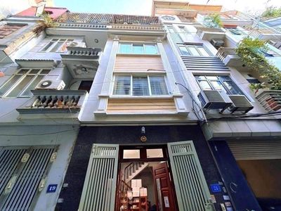 Nhà 50m² 4T+1TUM ô tô vào nhà Cầu Giấy 13.7 tỷ