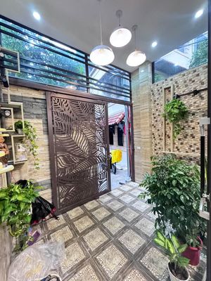 Bán nhà 51m² Nguyễn Văn Cừ, 5 tầng, ô tô đỗ cửa, full nội thất