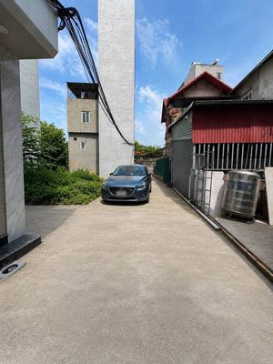 Bán nhà 5 tầng Long Biên, ô tô đỗ cửa, gần phố, 6.05 tỷ