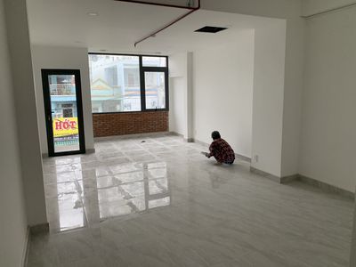 {gần gigamall} văn phòng lầu 1 giá 8 triệu
