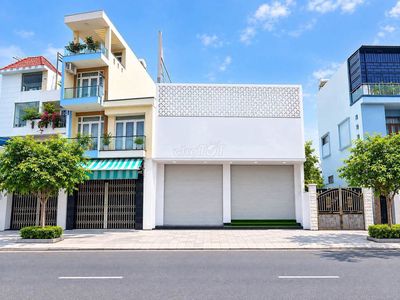 Cho thuê mặt bằng 2 mặt tiền Huỳnh Tấn Phát Q7 176m2
