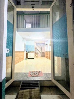 Trệt lửng 2 lầu có 3pn 3wc ngay sân bay giá rẻ chỉ 6,8 triệu tl