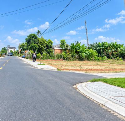Cắt lỗ lô góc mt đường 7m5 hòn tàu – thị trấn nam phước. chỉ 1tỷ170