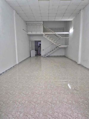 Cho thuê nhà nguyên căn hẻm xe hơi đường lê trọng tấn