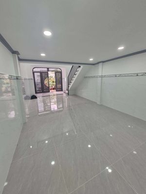 Cho thuê nhà 4 x 16m trệt lửng đúc 2pn ,2vc mới 100% sơn kỳ