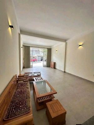 Cho thuê nhà 2 tầng mặt tiền đường: nguyễn xí - hoà minh -2pn