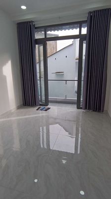 Nhà mới 100%, cách mặt tiền Hưng Phú 30m, hẻm thông, 3 phòng ngủ, 2 WC