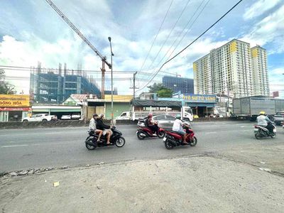 bán gấp lô đất mặt tiền ql1k. dt 731m2 vị trí vàng