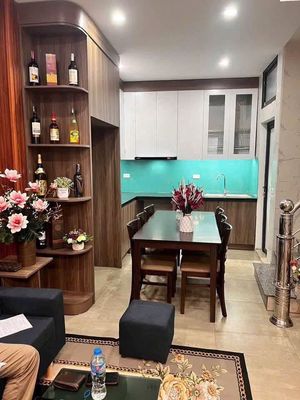 Cho thuê nhà ngõ 180 Nam Dư, Hoàng Mai, full nội thất