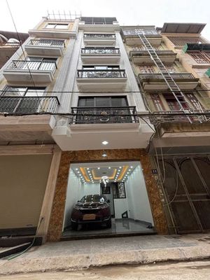 Bán nhà phân lô ô tô thang máy Hoàng Quốc Việt, 31m2, 15.6 tỷ