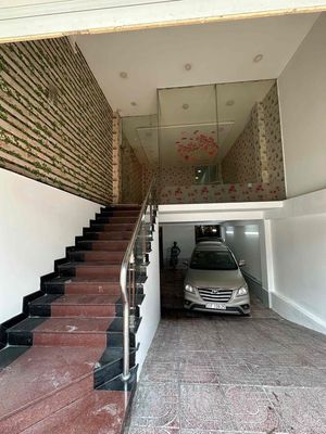 Cho thuê mặt bằng kinh doanh ngay mặt tiền-đậu xe hơi-ở lại