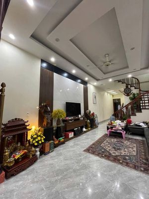 Nhà 3 tầng Đại Lai, Phú Xuân - Full nội thất, ở ngay