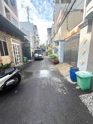 Hẻm xe hơi thông 52 m2 chỉ 3,x tỷ