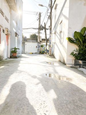 Hẻm xe hơi 60 m2 , chỉ 4 tỷ