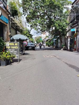 Gần chợ Gò Vấp, Vincom PhanVănTrị - Ngang 4.3mx21- 3 tầng BTCT ở ngay
