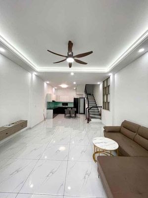nhà 1 trệt 2 lầu có nội thất An Phú,Thuận An,đường 7m đậu ô tô ok