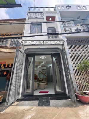 NHÀ HẺM 4M THÔNG ra đường số 8 Đ/C : 1/ đường số 12 - P. Bình Hưn