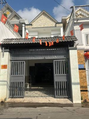 Cho thuê nhà lầu trệt gần chợ Đoàn Thị Kia - Dĩ An