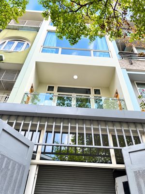 Cho thuê nhà 4 tầng, 72m2, gần nguyễn lương bằng, chợ tân mỹ, quận 7