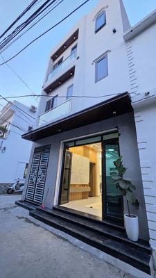 Nhà 3 tầng Mới Lô Góc Mặt Đường Thông Giá 2,48 tỷ.