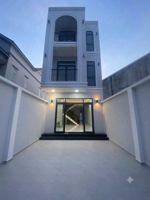 Cho thuê nhà 5x28m, 4PN, 4WC tại Hiệp Thành, Thủ Dầu Một, Bình Dương