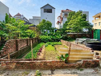 Bán nhà Nguyên Khê, ô tô vào tận đất, hơn 2 tỷ