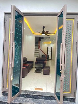 Nhà 3 tầng full nội thất Mê Linh - Hà Nội, giảm 500tr