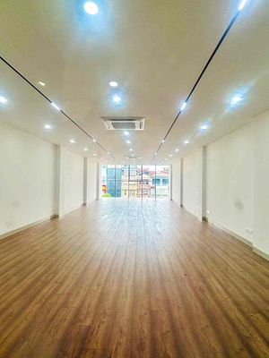Cho thuê sàn VP mặt phố Xã Đàn 160m2 chỉ có 25tr/th, hầm xe, thang may