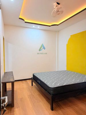 Cho thuê nhà 2 tầng mặt tiền đường thạch lam,sơn trà