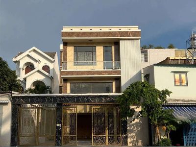 Nhà mặt tiền 6 x 20 có 5pn 5wc sân thượng có sẵn máy lạnh — ảnh 1