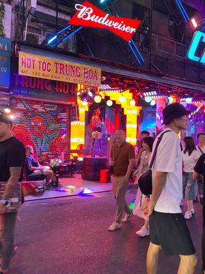 Cho thuê mặt bằng tầng hầm đường Bùi Viện