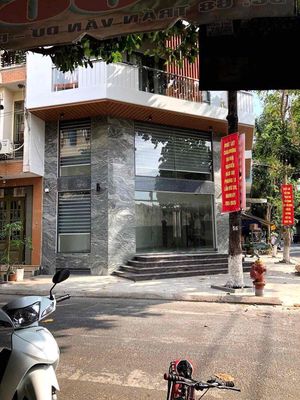 Góc 2MT - dtsd 125m2 - Trệt lửng - Sẵn máy lạnh, cửa kính