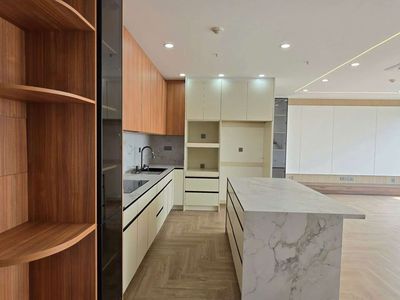 Cho thuê Penhouse C Sky view , full nội thất , view cực đẹp